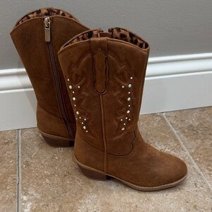 Brown Western Boots with Rhinestone Accents